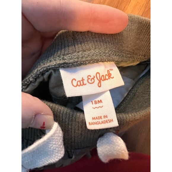 Cat & Jack Size 18mth  12 month Camo Shorts Pockets Easy on Easy Off Drawstring - Picture 2 of 4